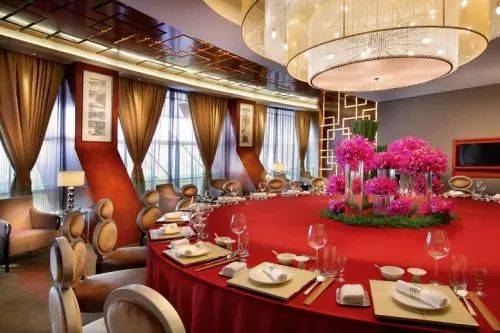 餐飲服務(wù)對(duì)服務(wù)員的要求是 兩快 三多 四特殊