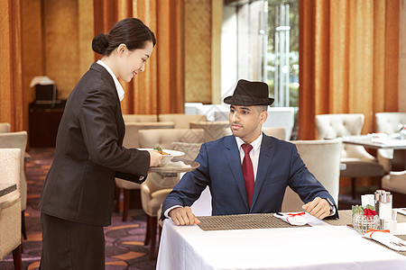 外國人酒店餐廳用餐體驗 餐飲服務的挑戰(zhàn)與機遇