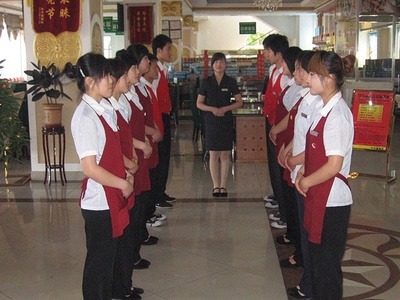 傳統(tǒng)餐飲如何度過低迷期？漁躍在線為你揭秘破局之道